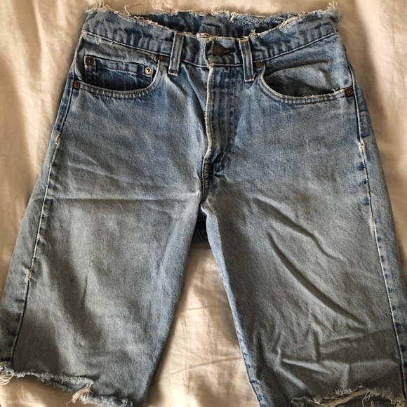 High-wasted Levi Cut-Off Shorts - Picture 2 of 3